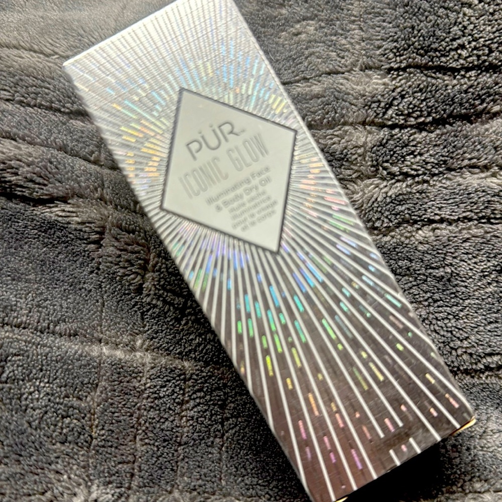 Pur cosmetics, iconic glow illuminating base and dry oil